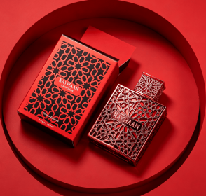 3.4 FL OZ Oriental Luxury Unisex Perfume, Ornate Gold Hollow Carved Square Bottle Eau de Parfum, Large-Size Decorative Vanity Fragrance (Style: Grid - red, neutral fragrance Rich and spicy fragrance)